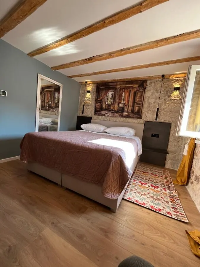 Vale Hotel Split 0*,